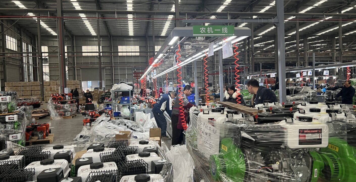 EnerChainsガソリンエンジン・ウォーターポンプでネパールの農業に力を与える