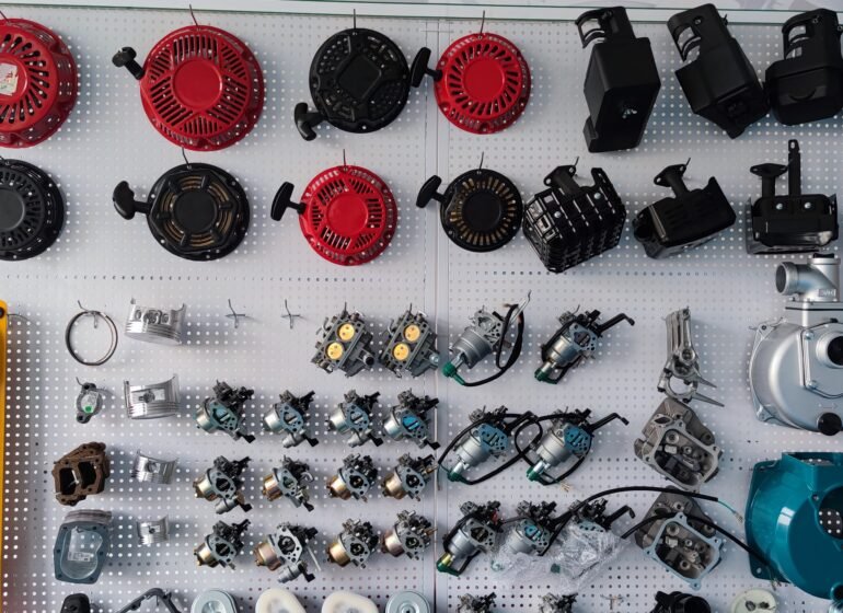 साना इन्जिन पार्ट्स क्याटलग: कोटीहरूको पूर्ण सूची